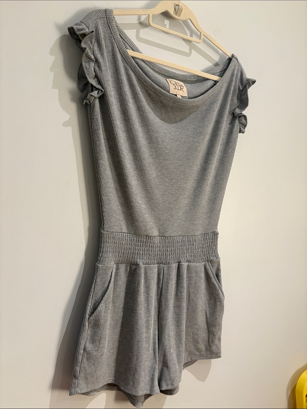 Chaser Grey Ribbed Ruffle Sleeve Romper – Size S - Picture 2 of 3